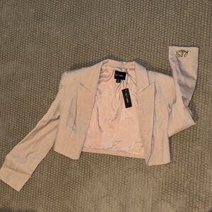 PrettyLittleThing Light Beige Cropped Blazer
